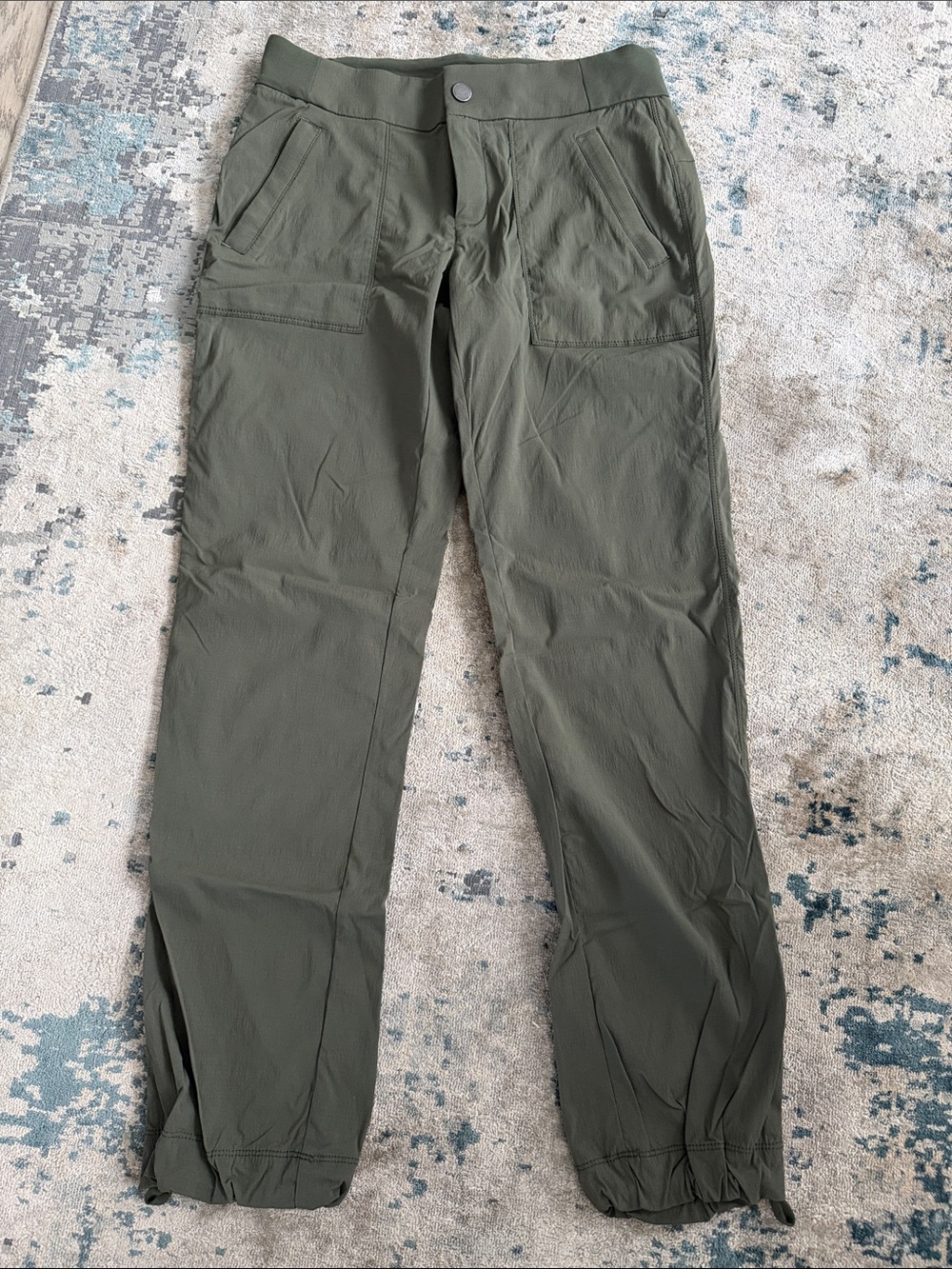Athleta Men's Cargo Pants in Olive